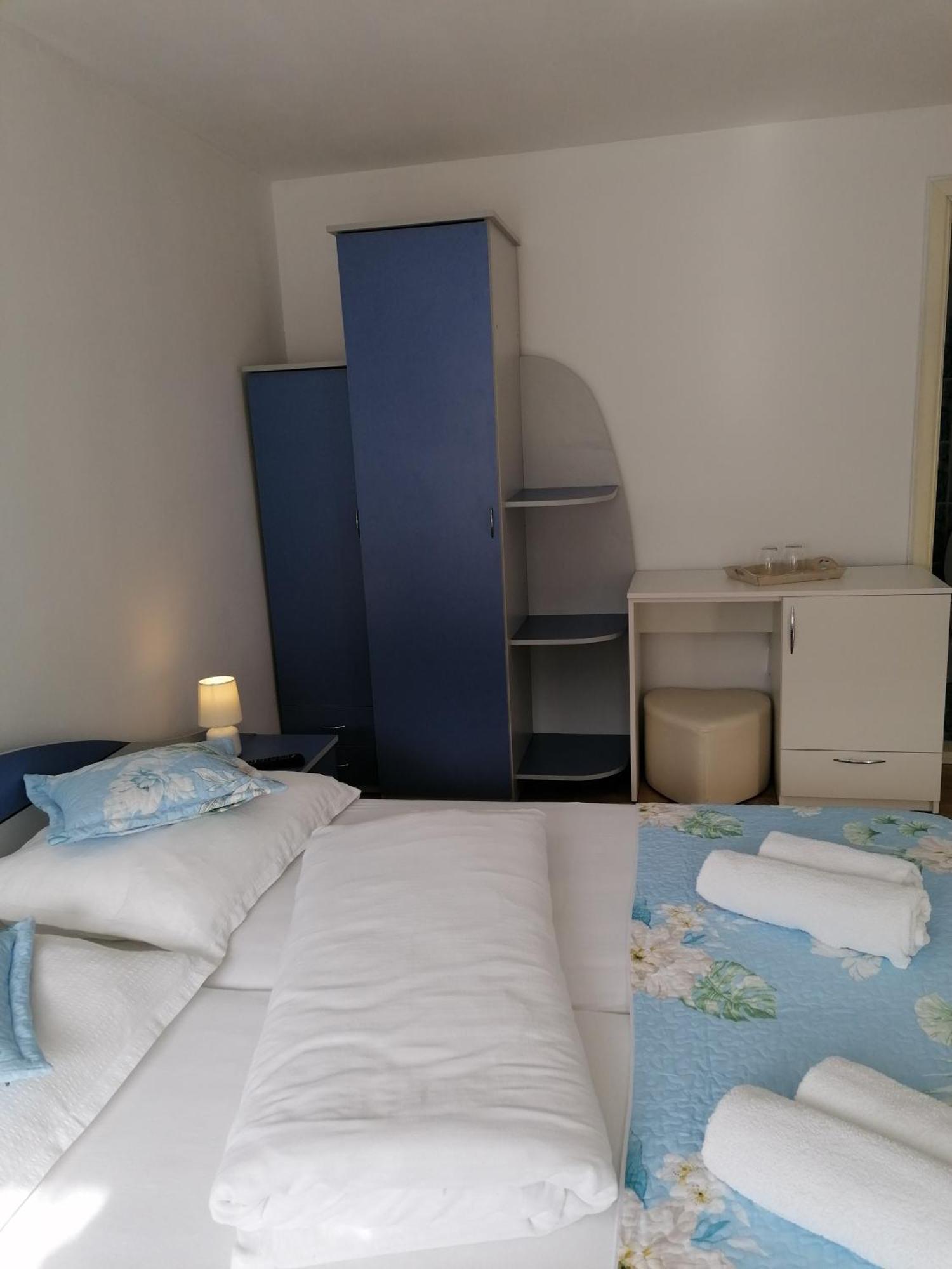 Pensiunea Ca La Mama Acasa 雷希察 客房 照片